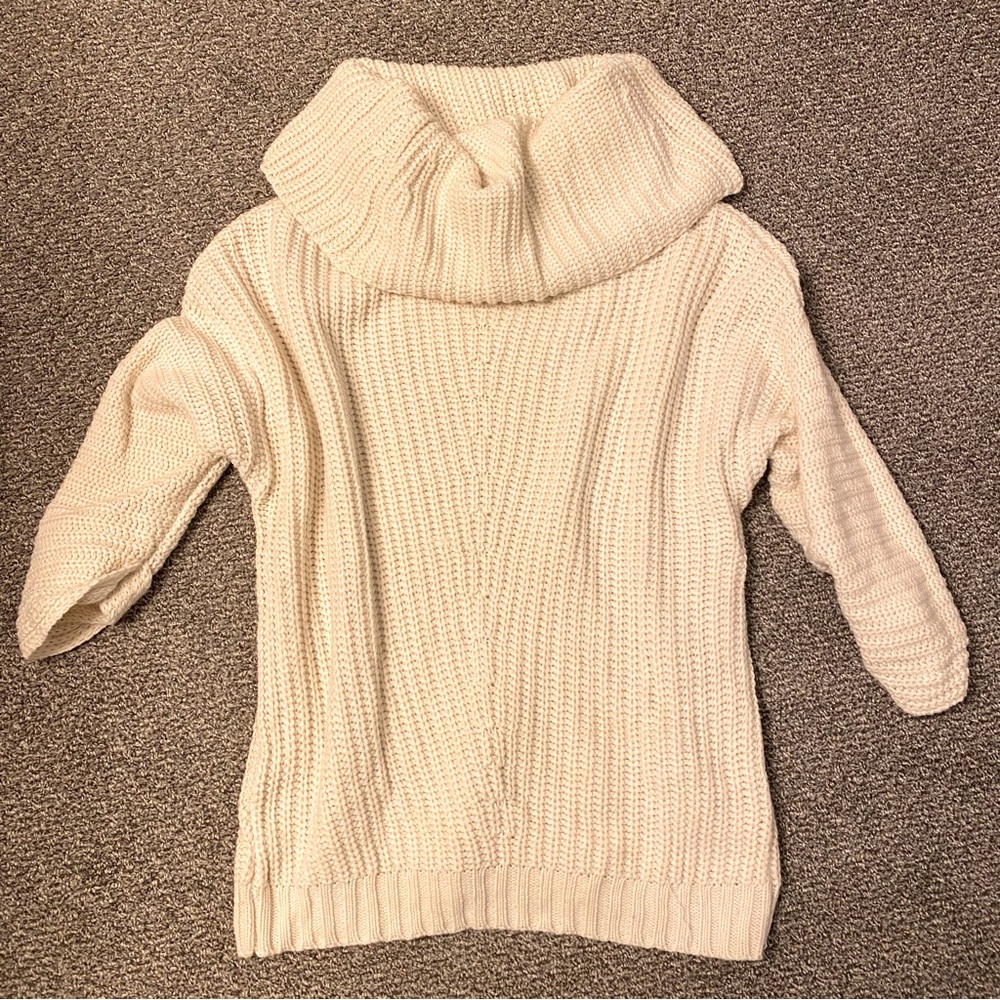 Large Neck Sweater - Picture 5 of 6